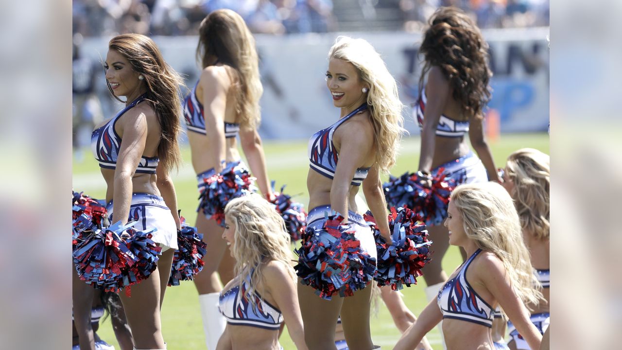 Tennessee Titans Cheerleaders, Tennessee Titans v. Minnesot…