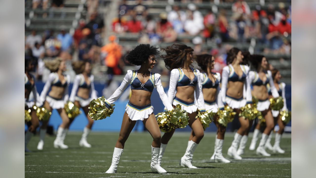 NFL Week 3: Cheerleader Takeover