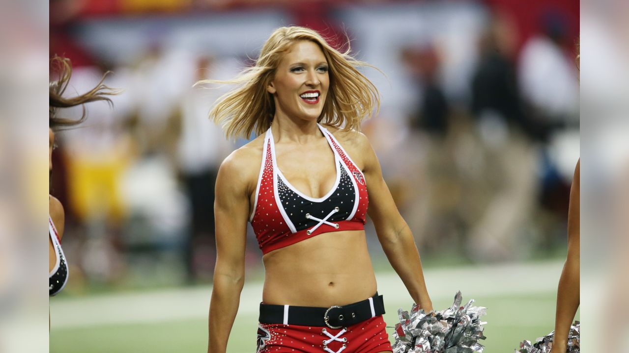 2015 NFL cheerleaders: Week 5