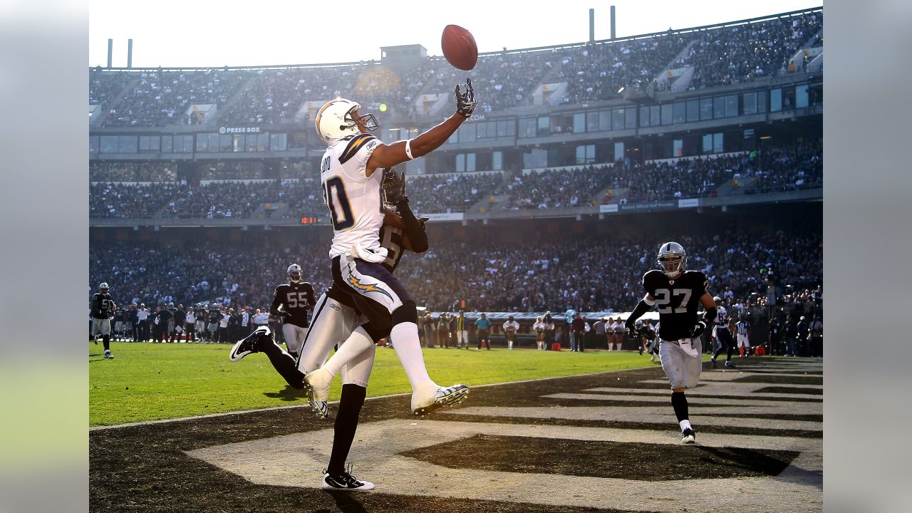 San Diego Chargers wide receiver Malcom Floyd (80) runs the ball