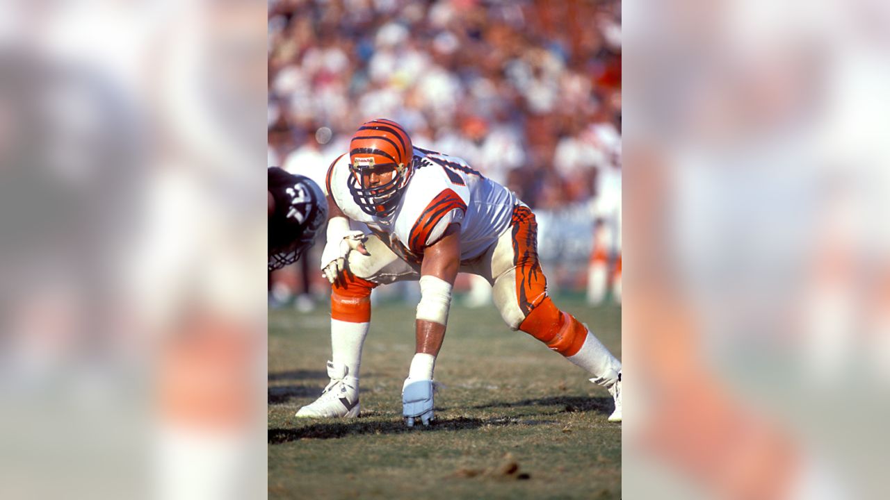 Running Back Jim Brown of the Cleveland Browns circa 1963. Brown News  Photo - Getty Images