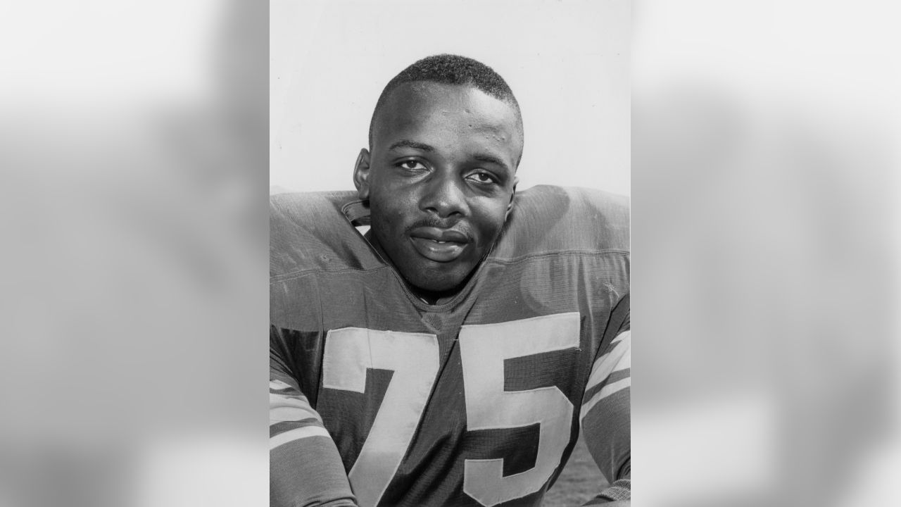 Hall of Fame DE Deacon Jones of famed Fearsome Foursome dead at 74