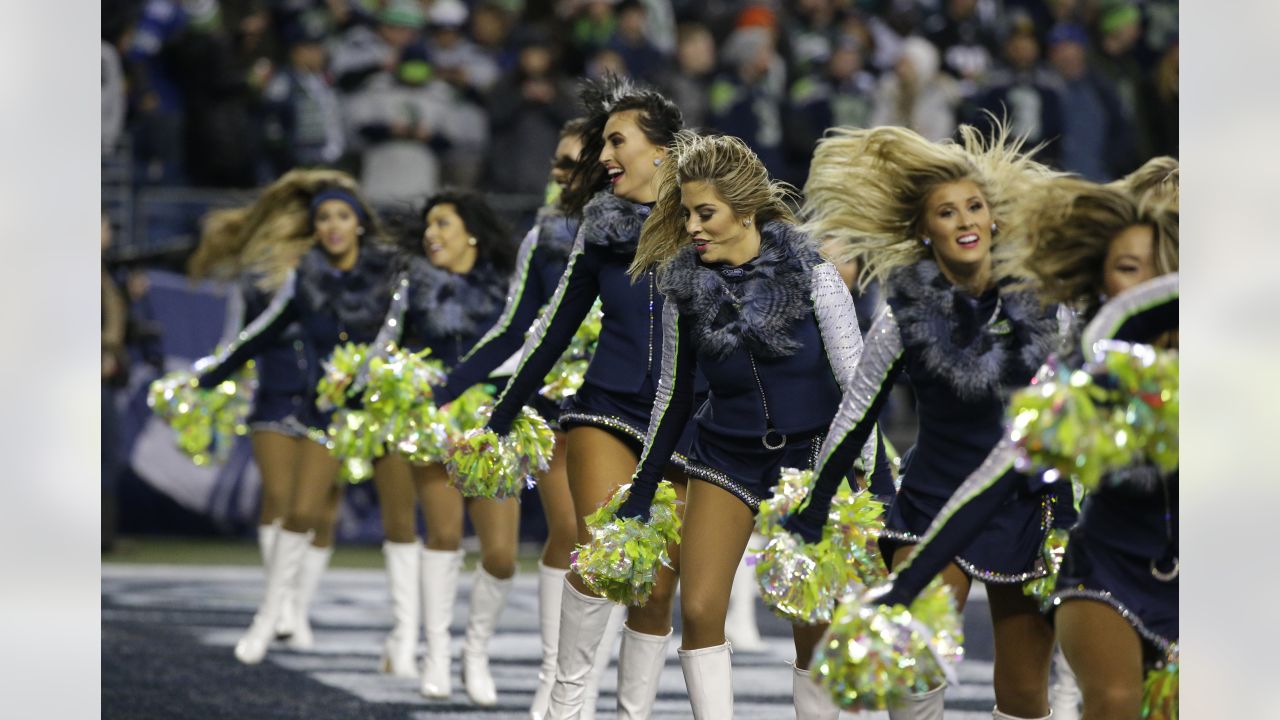 NFL cheerleaders go out with a bang in Week 17 – New York Daily News