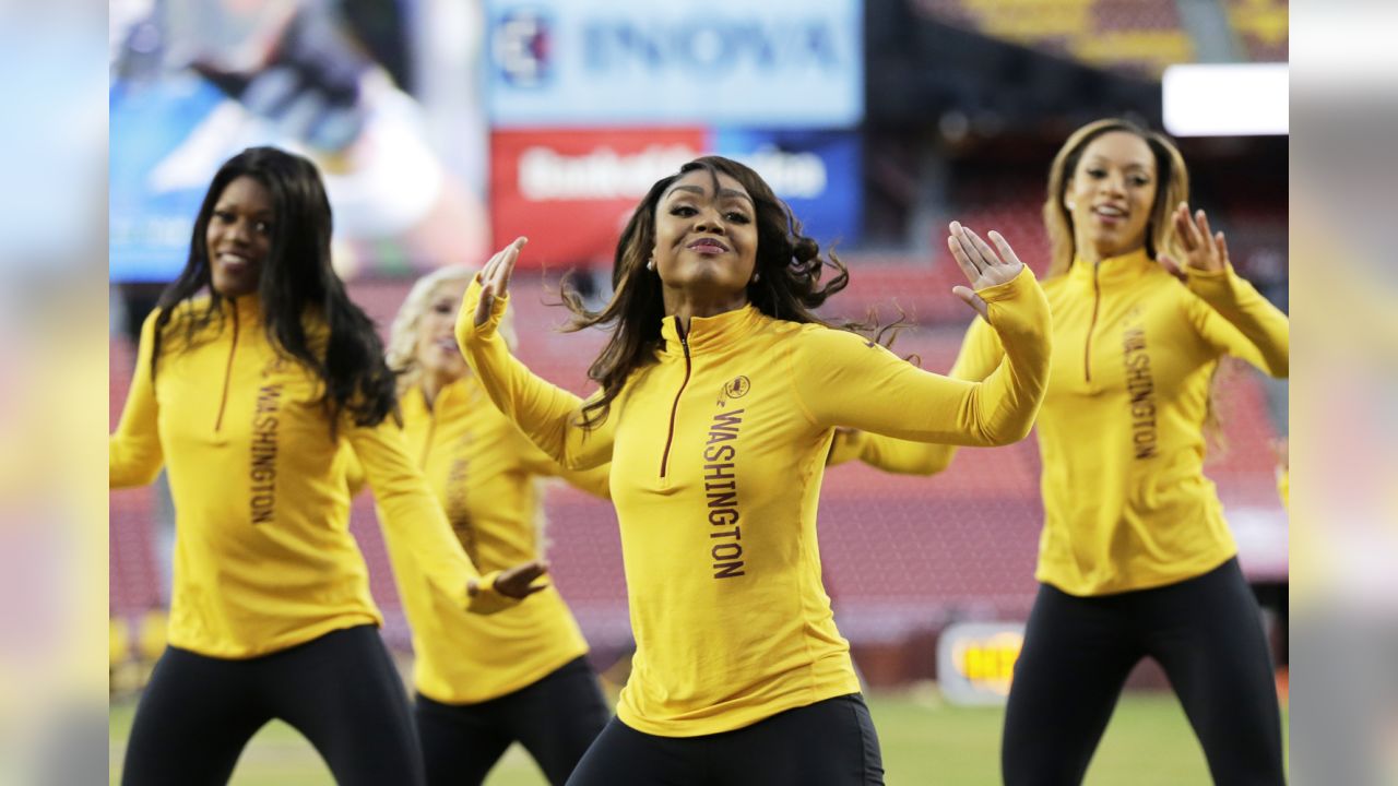 November 12, 2017: Indianapolis Colts cheerleader performs during NFL  football game action between the Pittsburgh Steelers