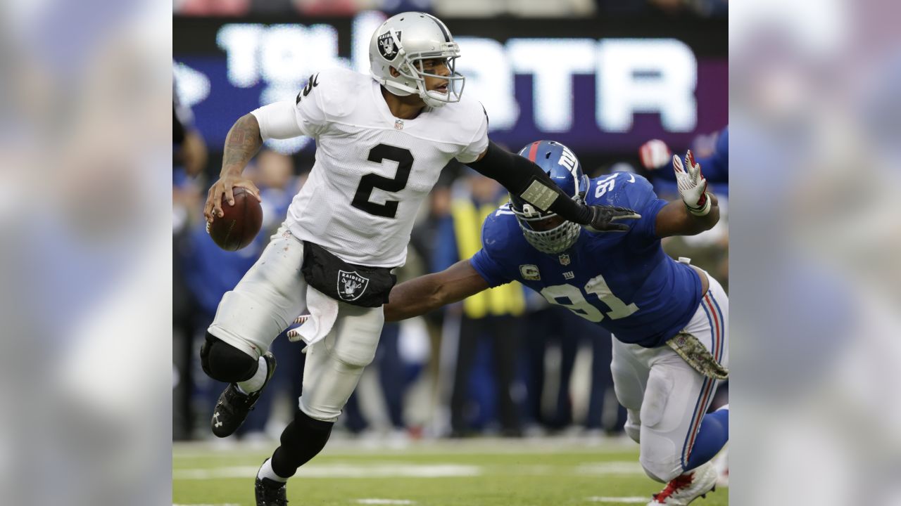 2,580 Ny Giants Justin Tuck Photos & High Res Pictures - Getty Images