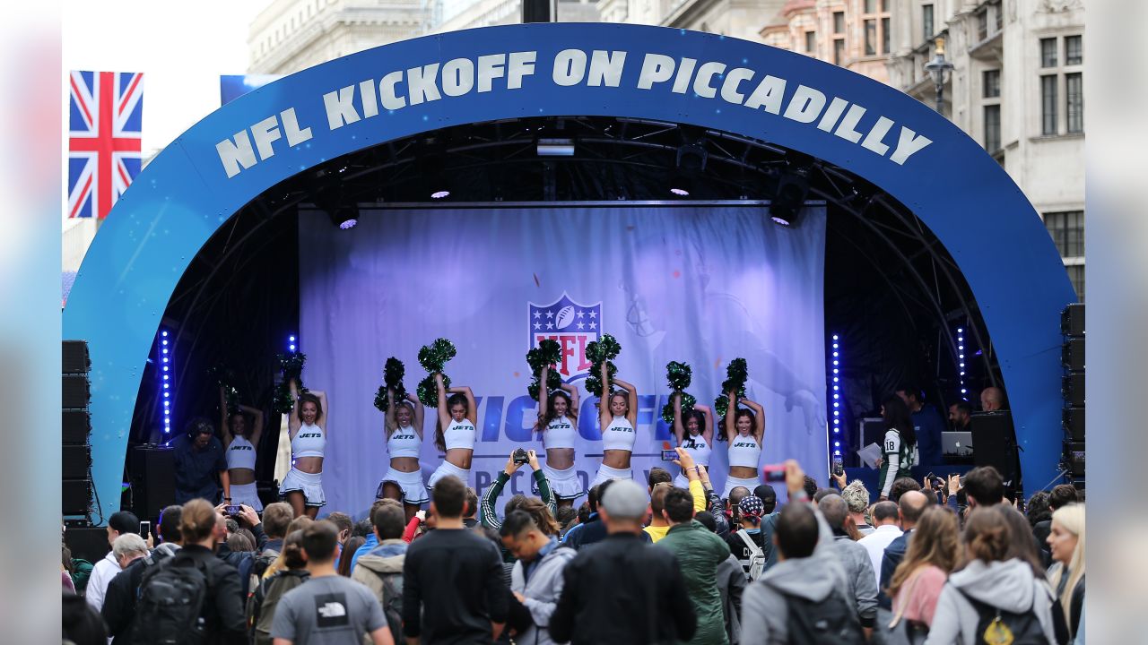 New York Jets Flight Crew (NFL Kickoff, London, 2018) 