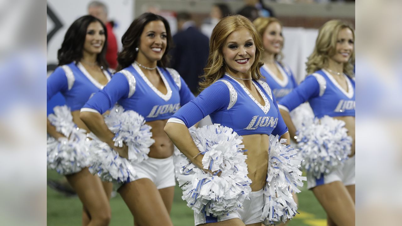 Detroit Lions Cheerleaders Photos from Week 7 – Ultimate Cheerleaders