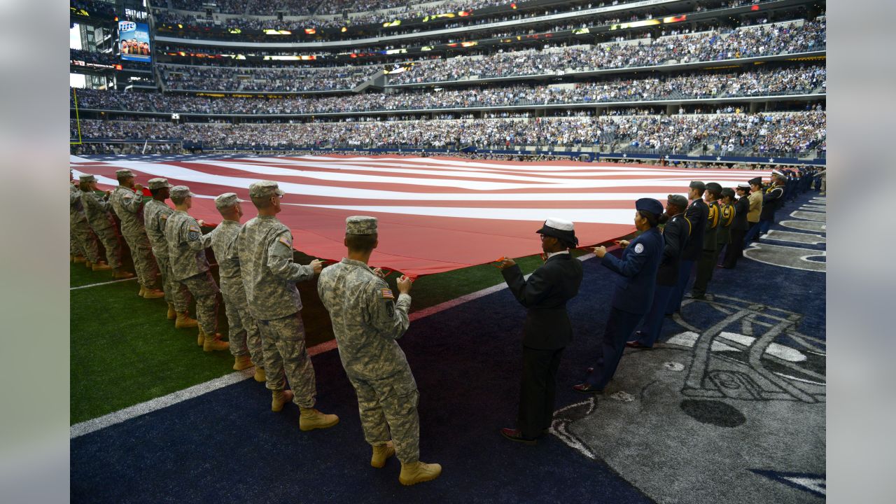 DVIDS - Images - NFL pays tribute to military service members during the  2013 Pro Bowl [Image 13 of 27]