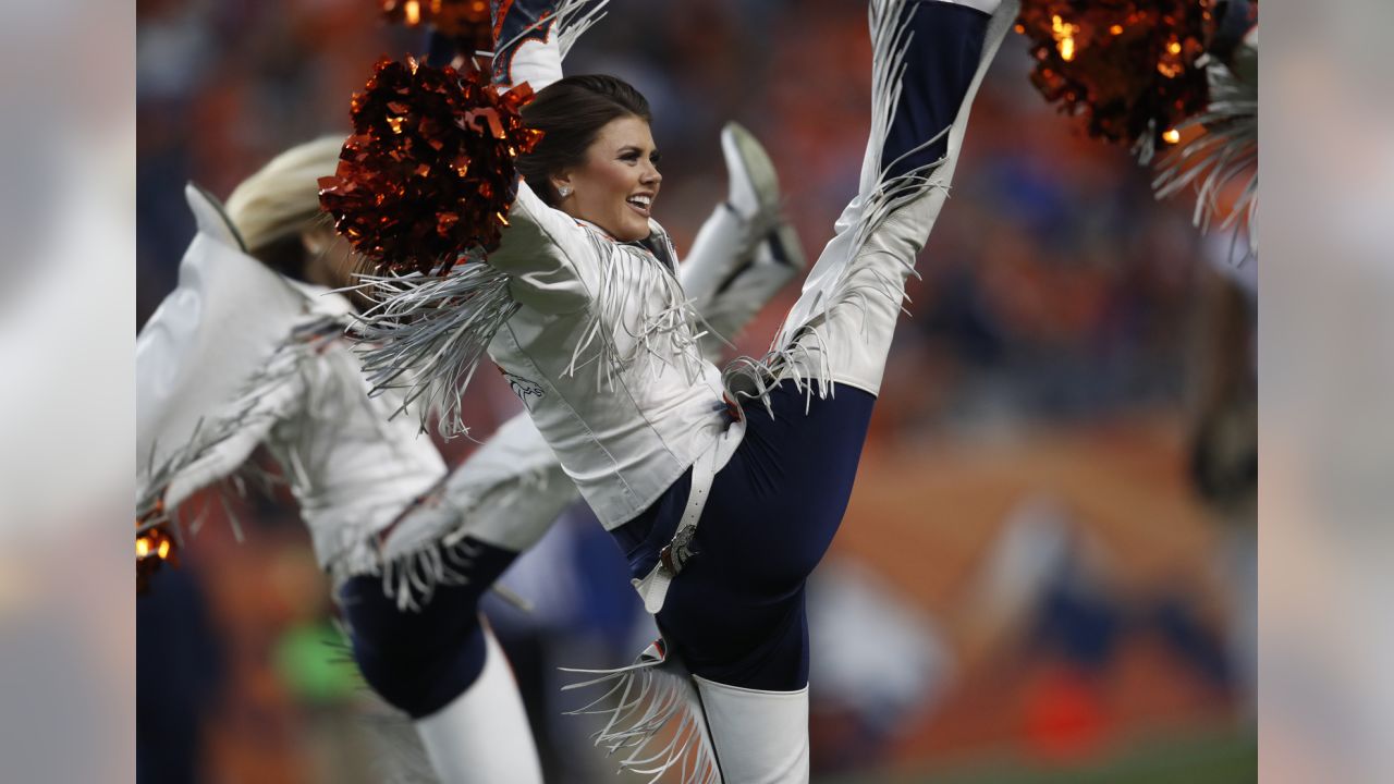 Looks We Love: NFL Cheerleaders Salute in Style!