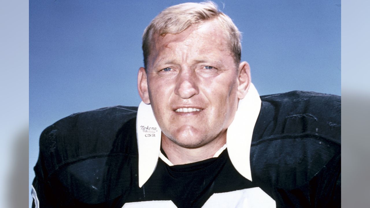 Las Vegas Raiders - #TBT to the legendary Jim Otto, ready to battle the  Chargers. In 1967, the road to Super Bowl II went through him and the rest  of the Raiders: