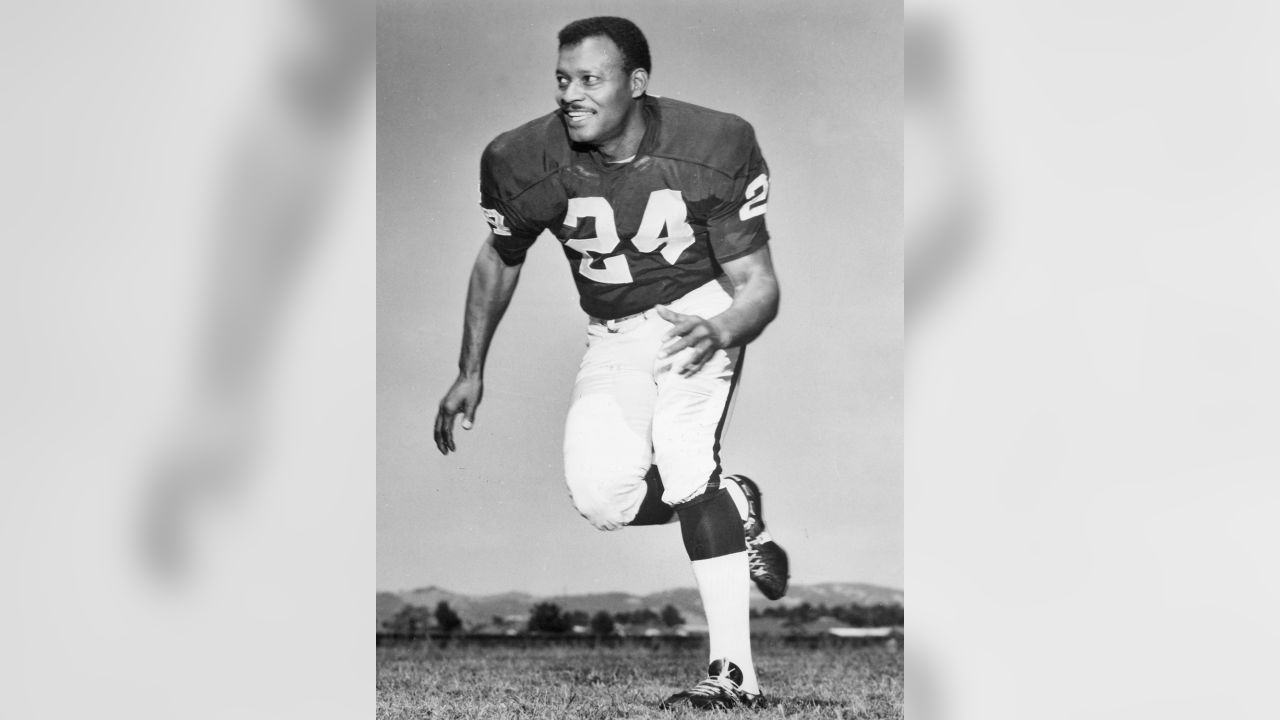 Willie Brown, Hall of Fame Defensive Back With Raiders, Dies at 78