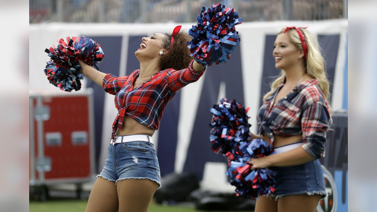 NFL Week 3: Cheerleader Takeover