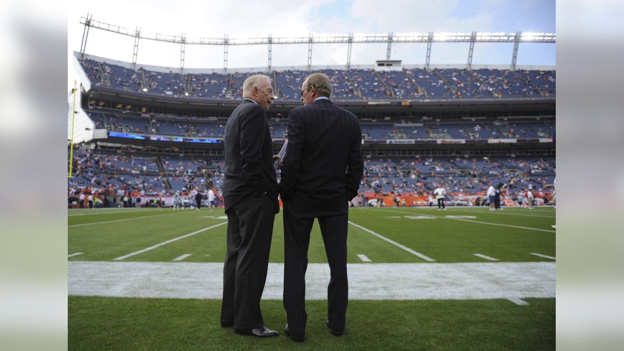 Denver Broncos owner Pat Bowlen sports one of his Super Bowl rings prior to  start of Broncos game with the New England Patriots at the AFC divisional  playoff game at Invesco Field