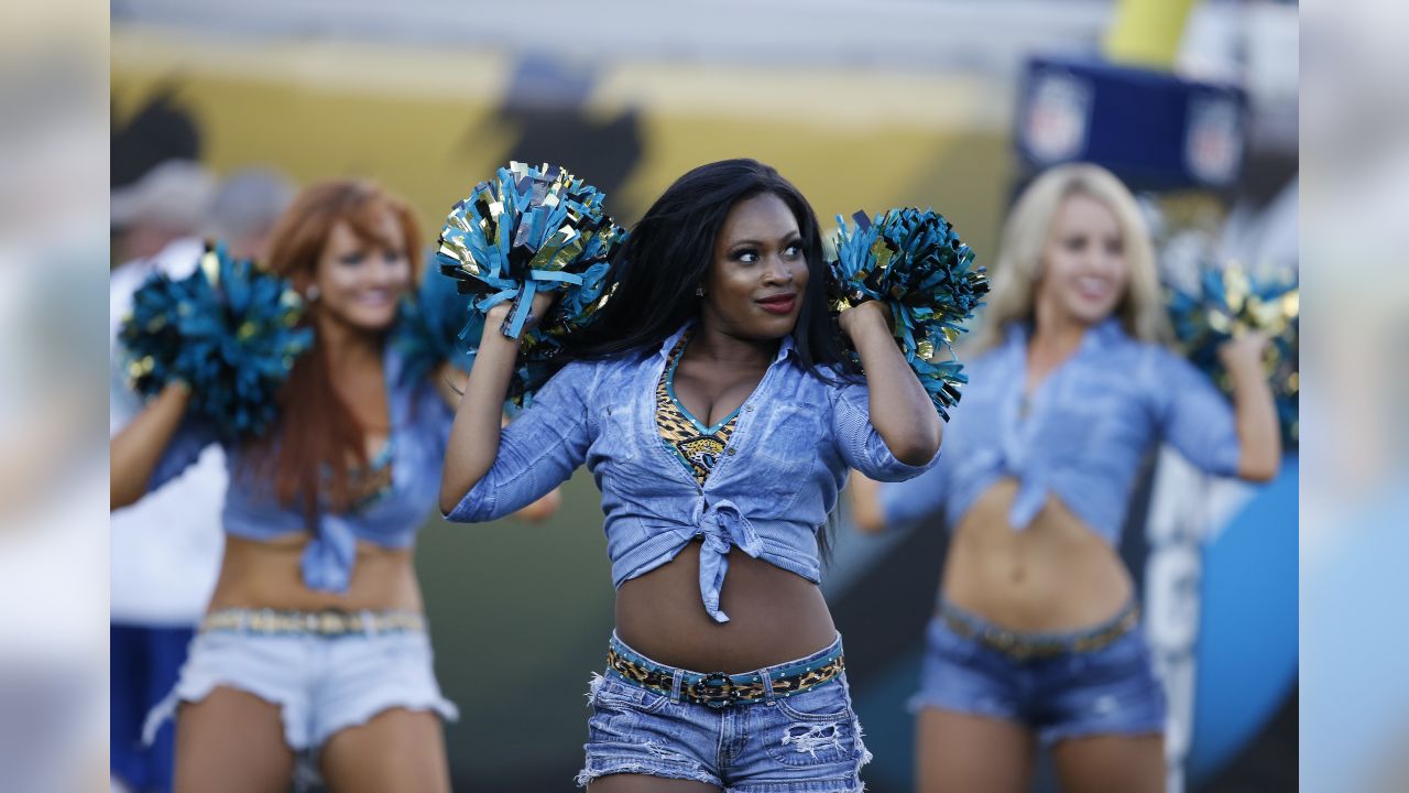 2015 NFL Cheerleaders - All Photos 