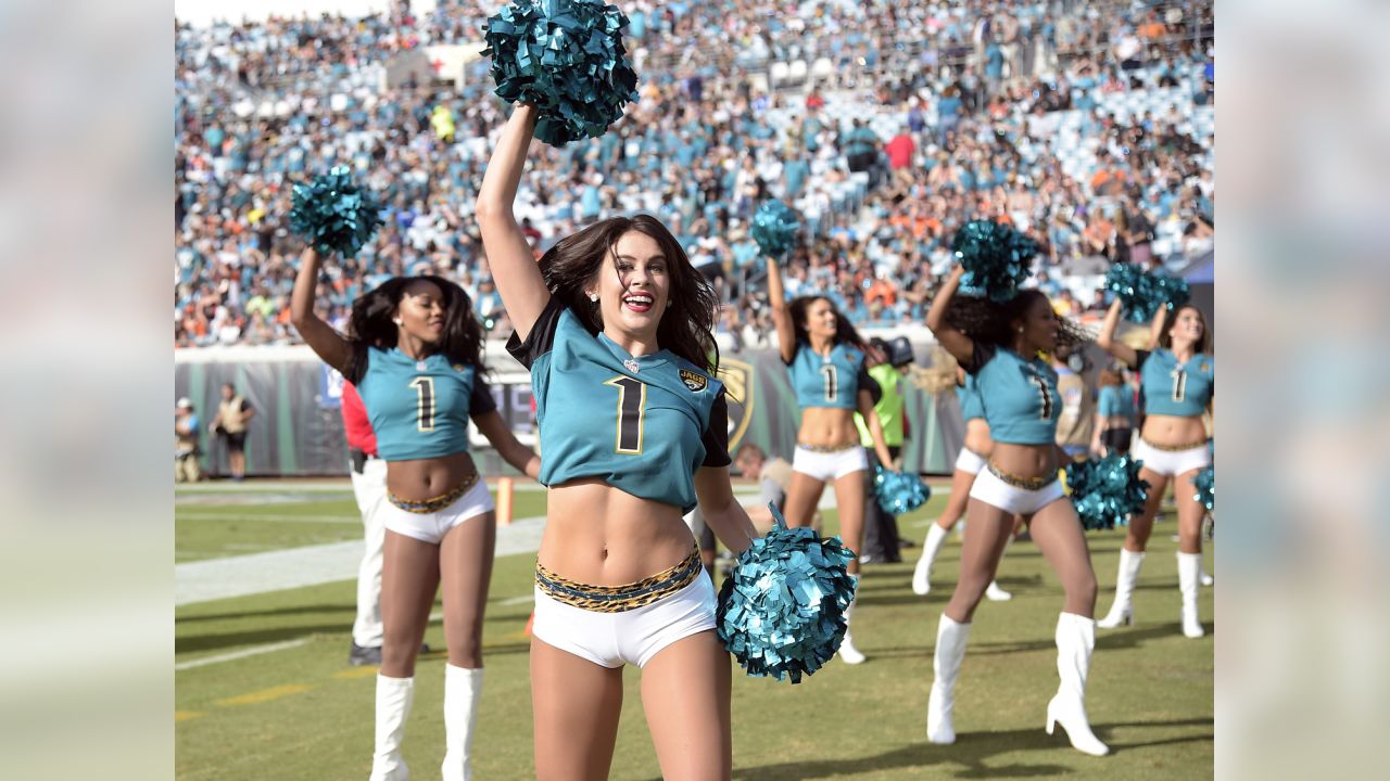 Best of 2018 NFL cheerleaders: Week 9