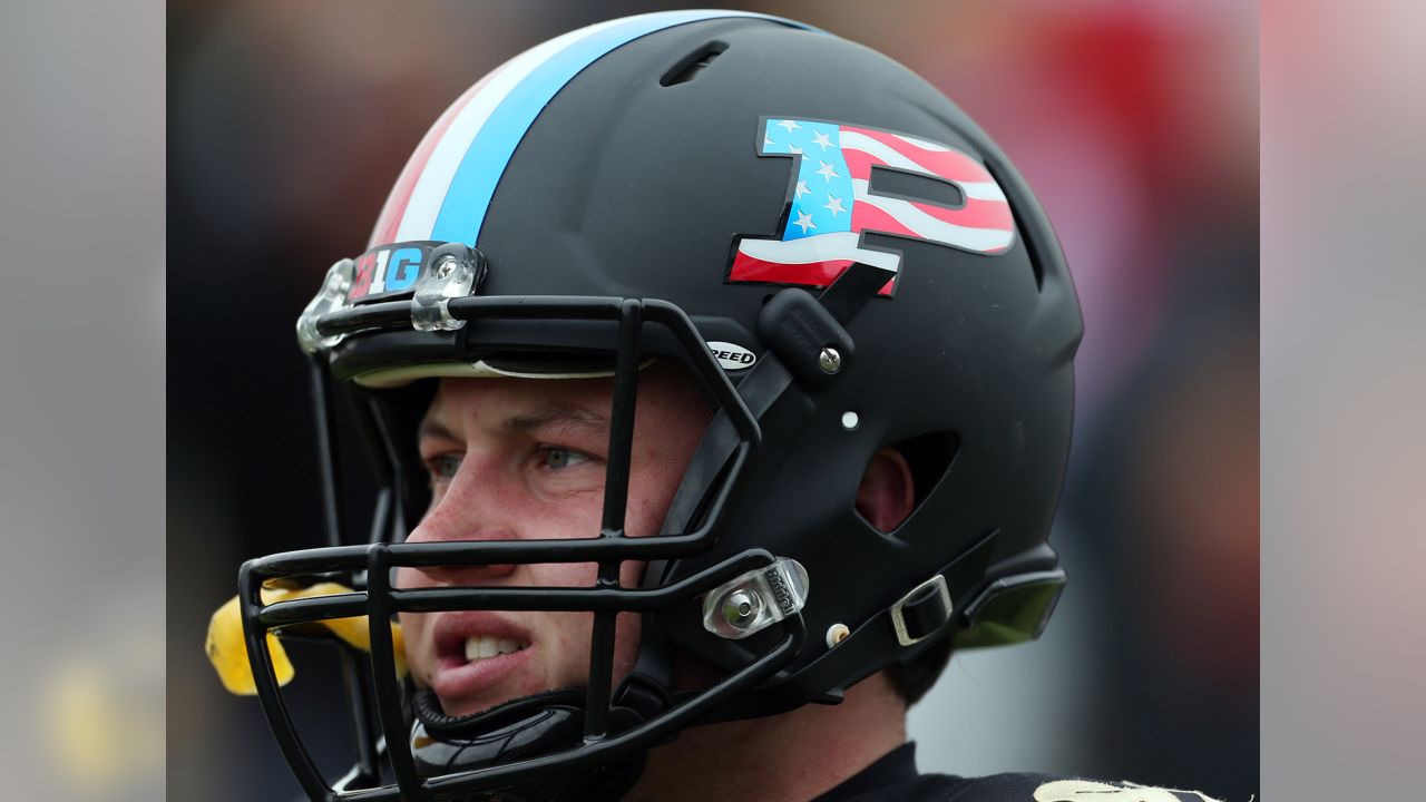 Why NFL players are wearing flags on their helmets to promote