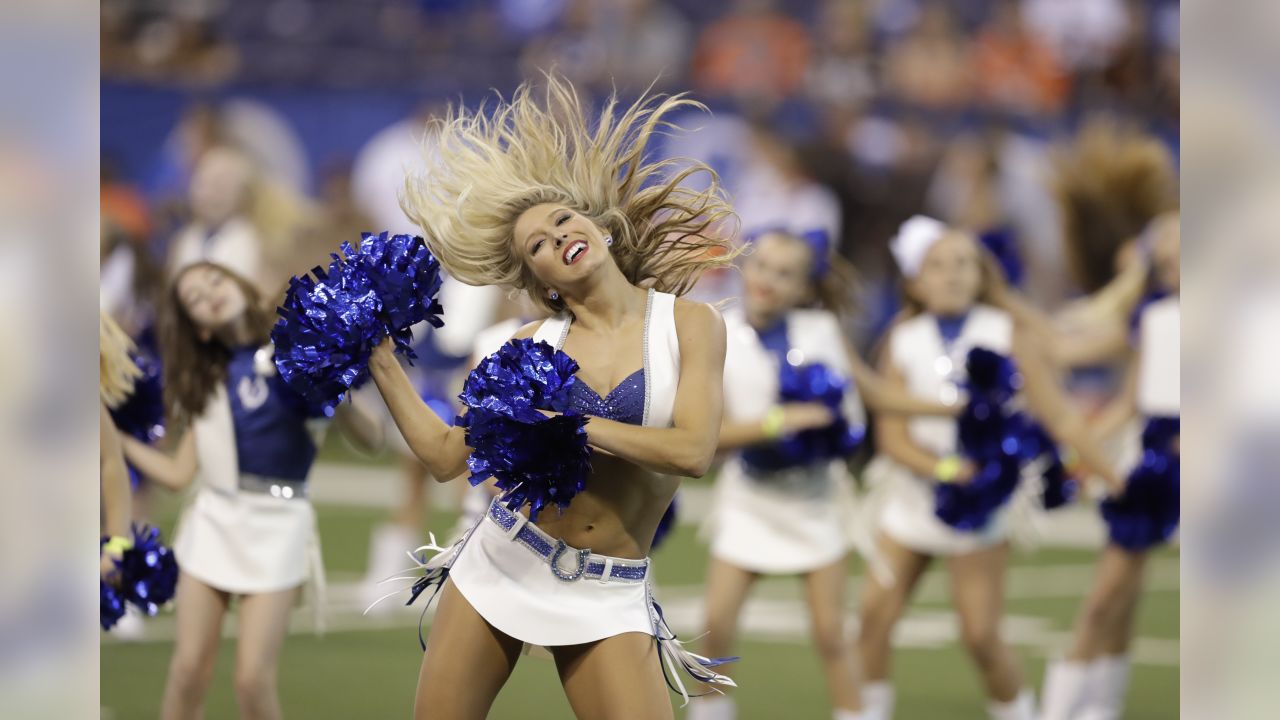 NFL Week 3: Cheerleader Takeover