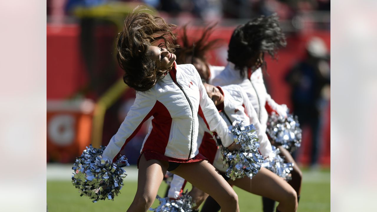 2017 NFL cheerleaders: Best of Week 14