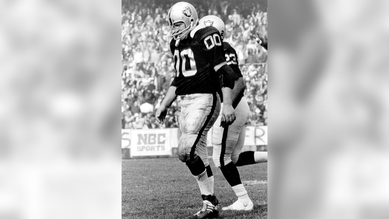 Raiders news: Center Jim Otto honored as all-time great - Silver And Black  Pride