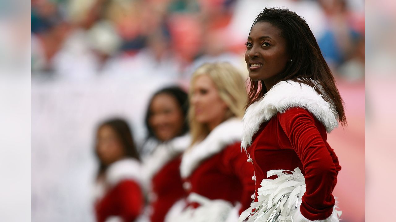 NFL Week 15 cheerleaders