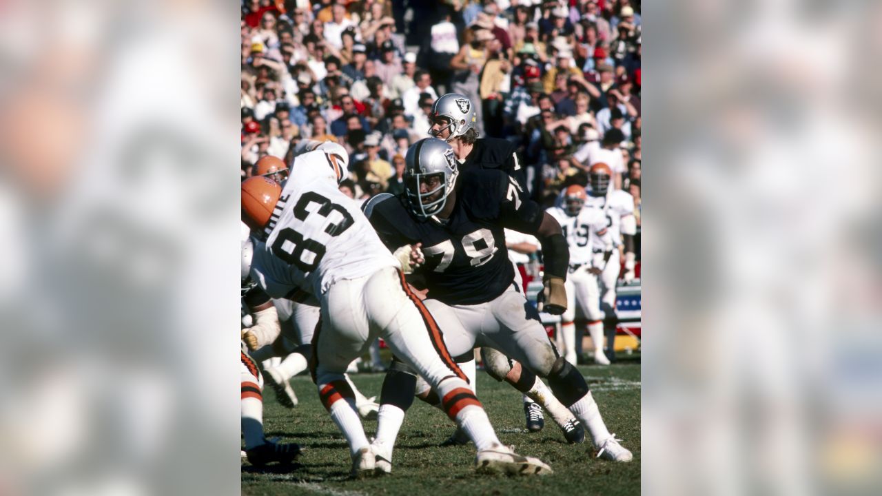 223 Art Shell Oakland Raiders Stock Photos, High-Res Pictures, and Images -  Getty Images