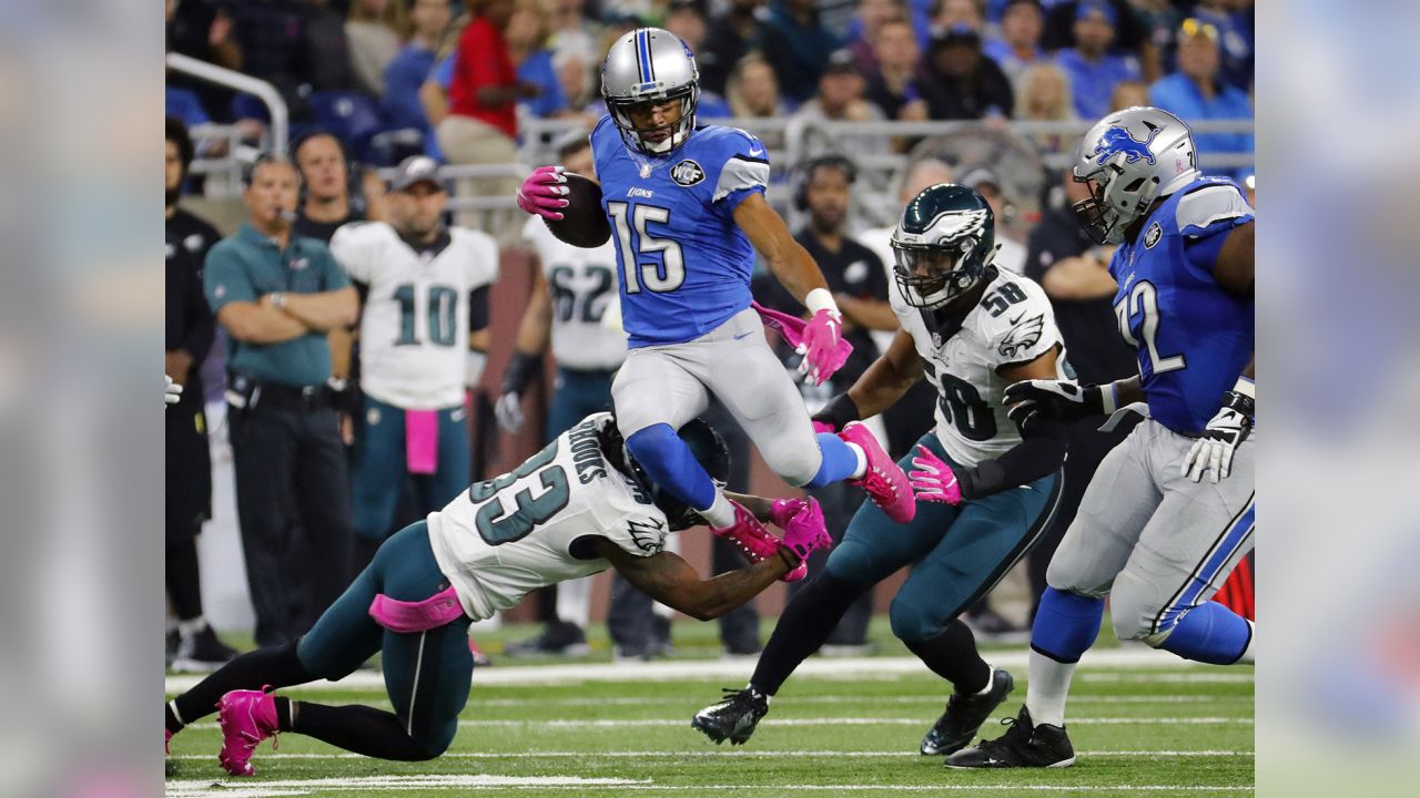 Buffalo Bills running back LeSean McCoy (25) reacts during the second half  of an NFL football game against the Los Angeles Rams Sunday, Oct. 9, 2016,  in Los Angeles. (AP Photo/Kelvin Kuo