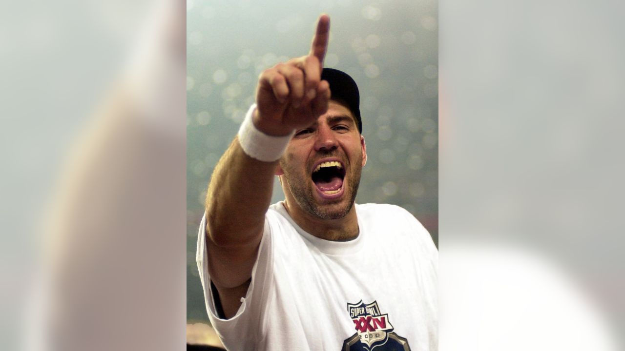 Super Bowl XXXIV - Rams 23 Titans 16 - MVP Rams QB Kurt Warner