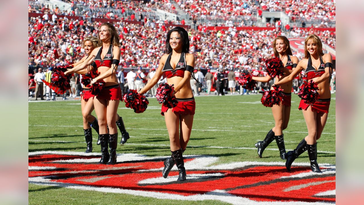 NFL cheerleaders go out with a bang in Week 17 – New York Daily News