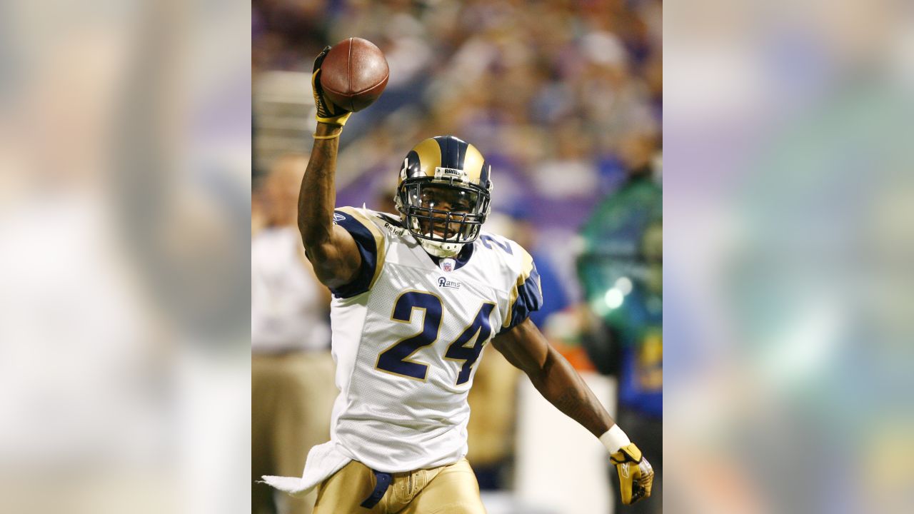 St. Louis Rams Steven Jackson runs against the 49ers at Monster