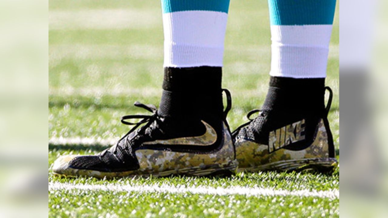 Does Dez Bryant Have the Best Air Jordan Cleats in the NFL?