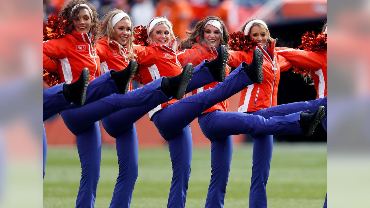 CHEER PHOTOS: Best of Rams Cheerleaders from Sunday's Week 6