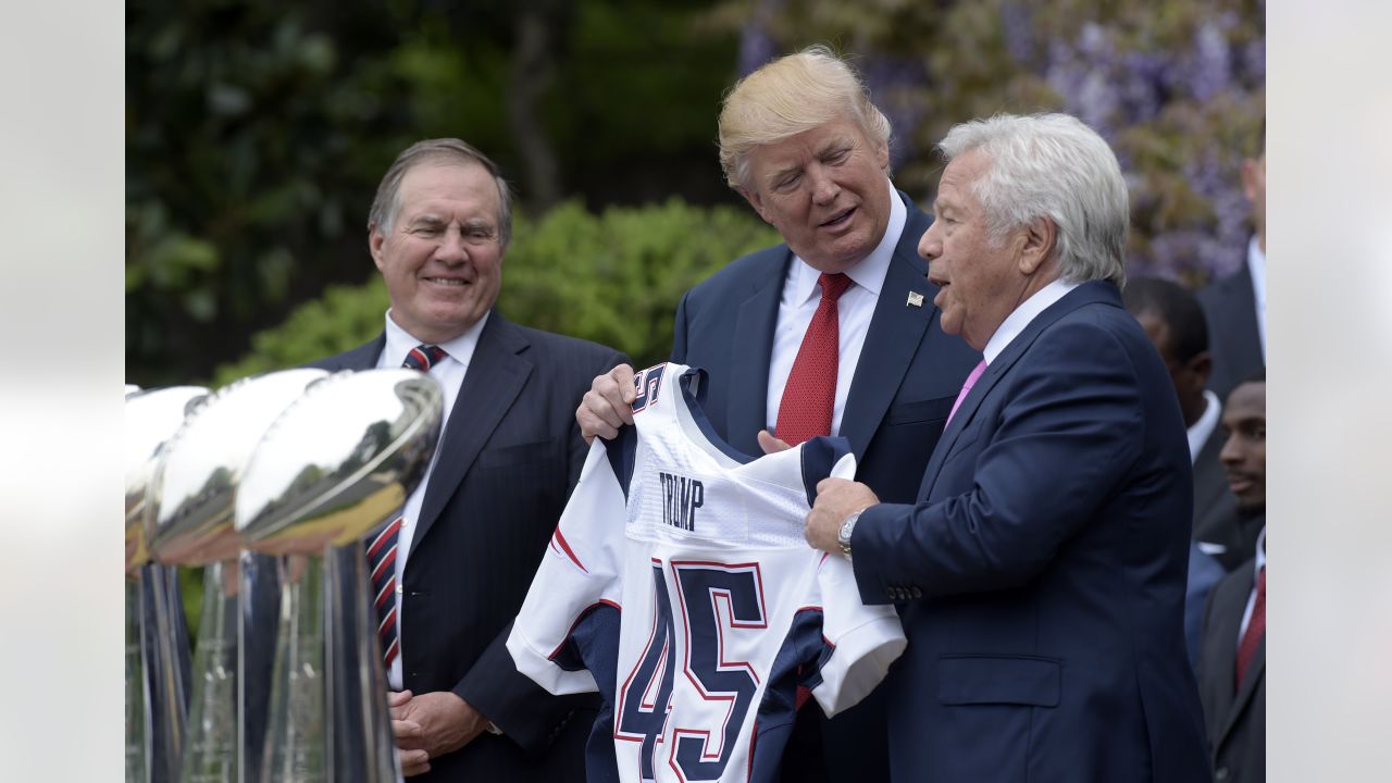 Obama and '72 Dolphins, a salute after 40 years