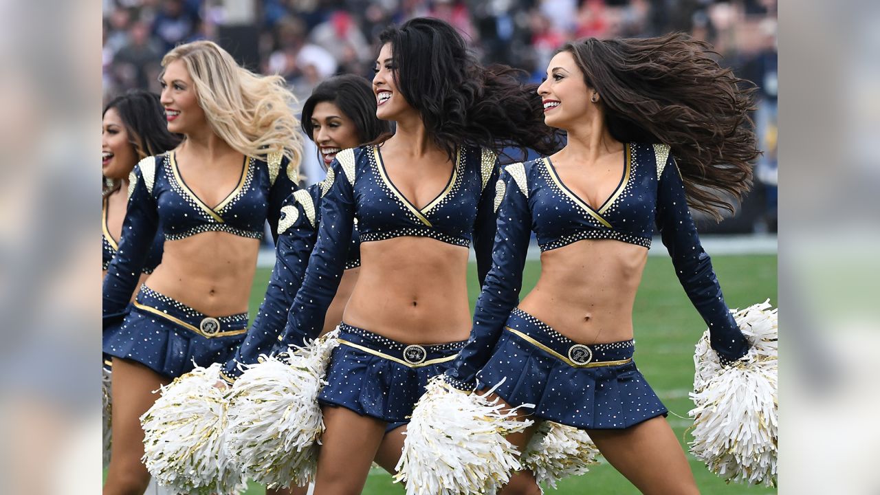 Rain Dance – The 2016 Los Angeles Rams Cheerleaders