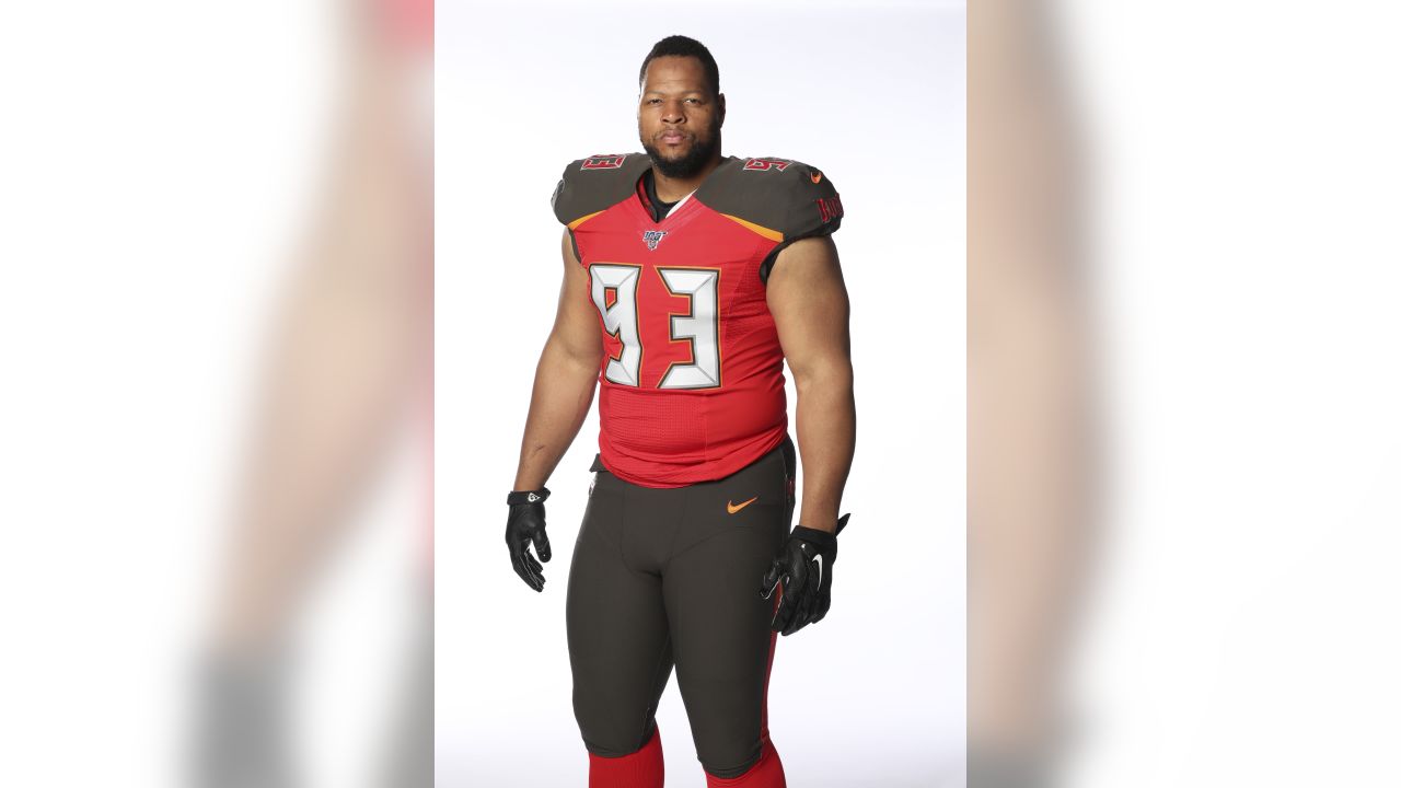 Tampa Bay Buccaneers: Ndamukong Suh to wear number 93