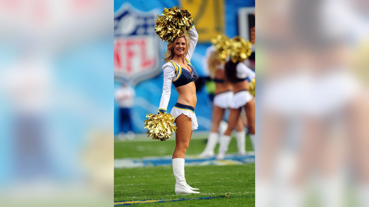 NFL Cheerleaders: Divisional Playoffs