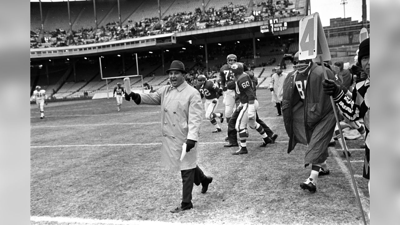 Municipal Stadium (Kansas City). Chiefs football.