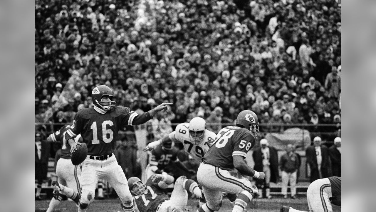 Rare and Captivating Photos from the 1970 NFL Season