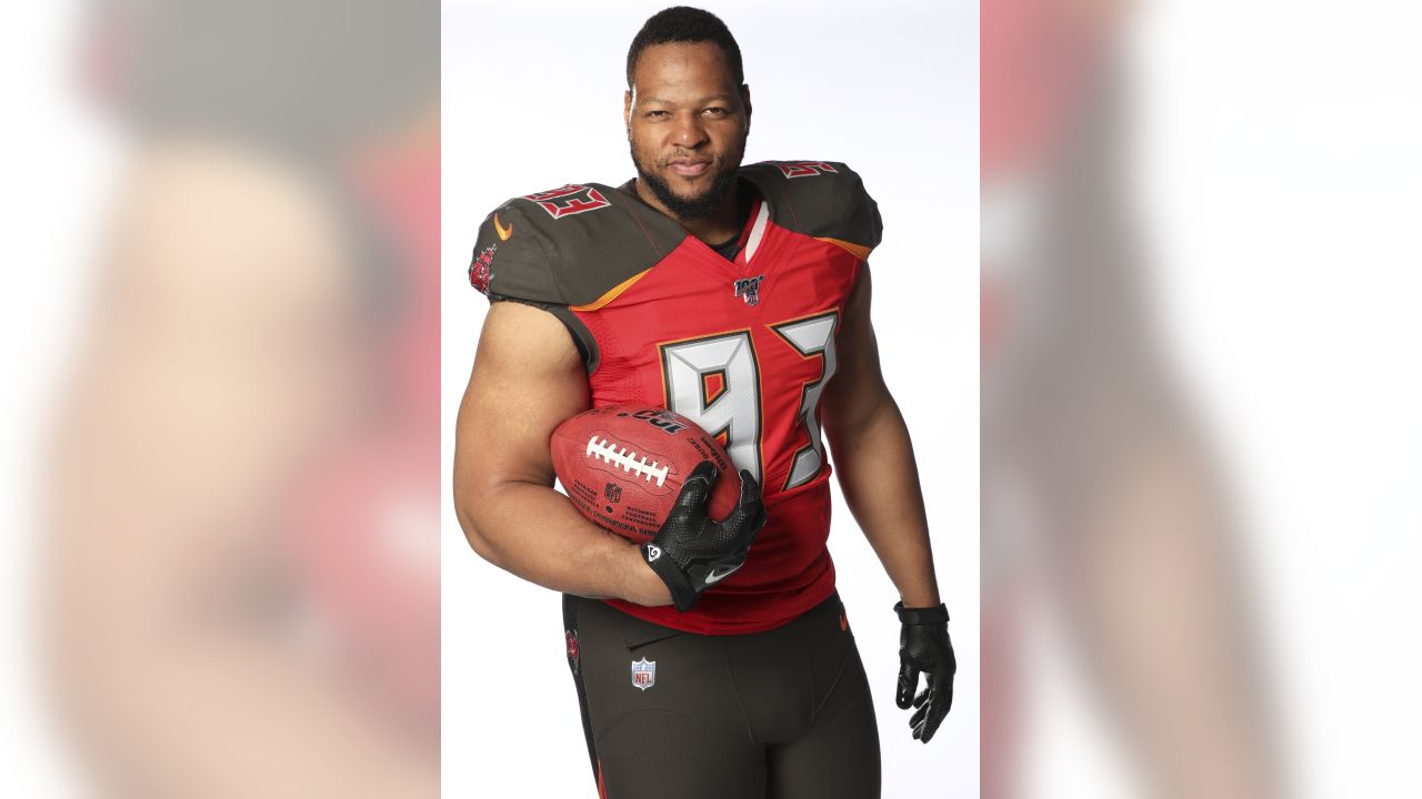 Former Bucs star Ndamukong Suh signs with Super Bowl contender