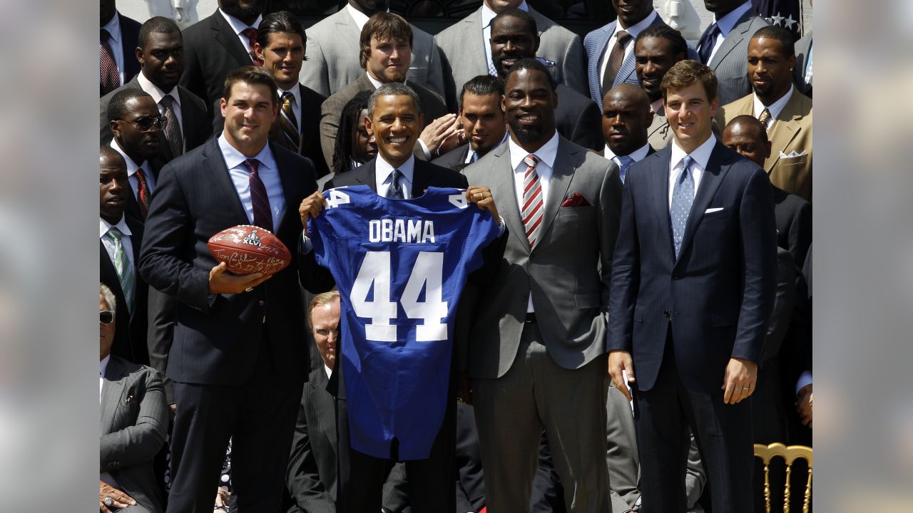 President Obama Welcomes 1973 Super Bowl Champion Miami Dolphins to the  White House