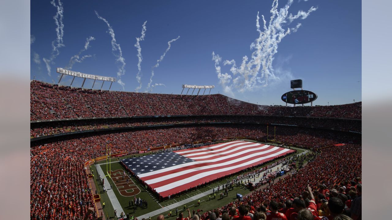 Stars and stripes: Flags at NFL games