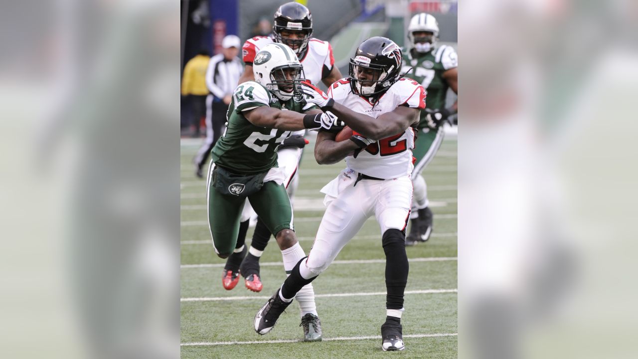 New York Jets' Darrelle Revis looks up during the fourth quarter of the NFL  football game