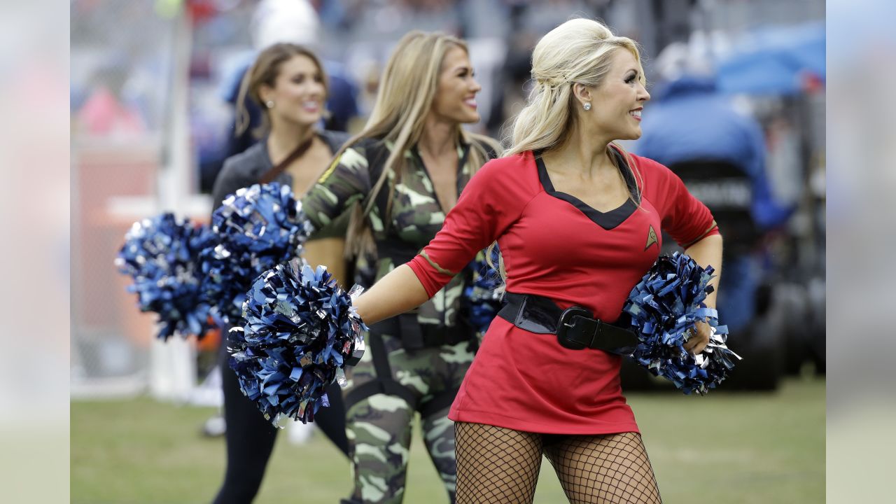 2015 NFL cheerleaders: Week 7