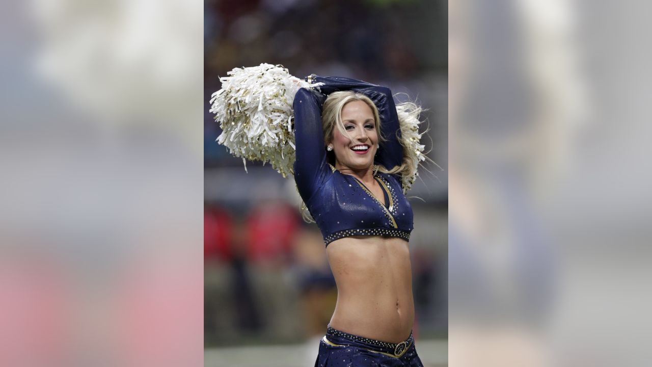 File:St. Louis Rams' cheerleaders.jpg - Wikipedia