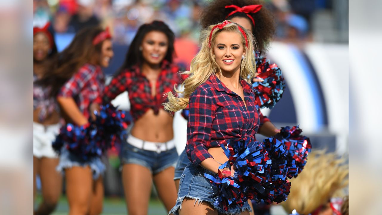 NFL Cheerleaders: Week 3