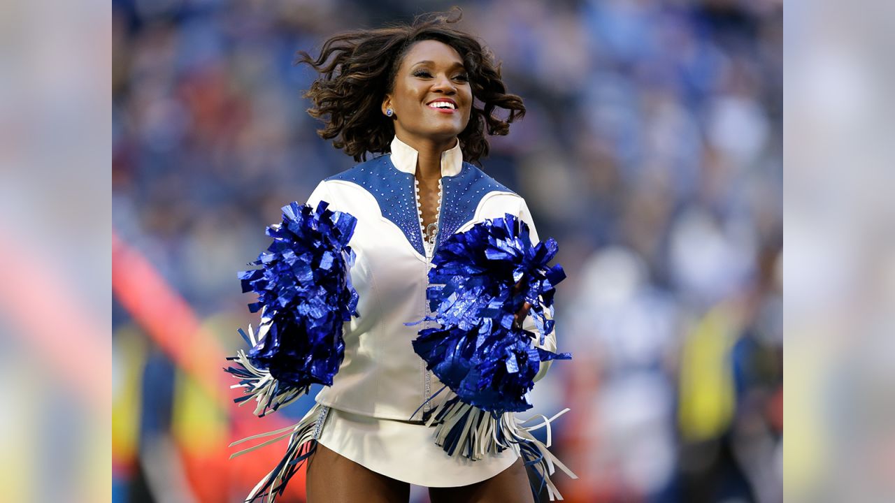 November 12, 2017: Indianapolis Colts cheerleader performs during NFL  football game action between the Pittsburgh Steelers