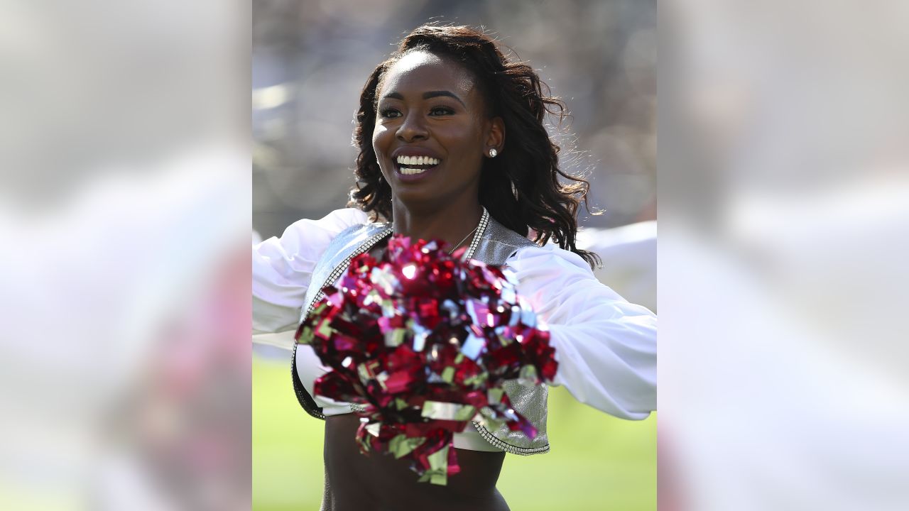 NFL Cheerleaders 2018 Week 8 photos