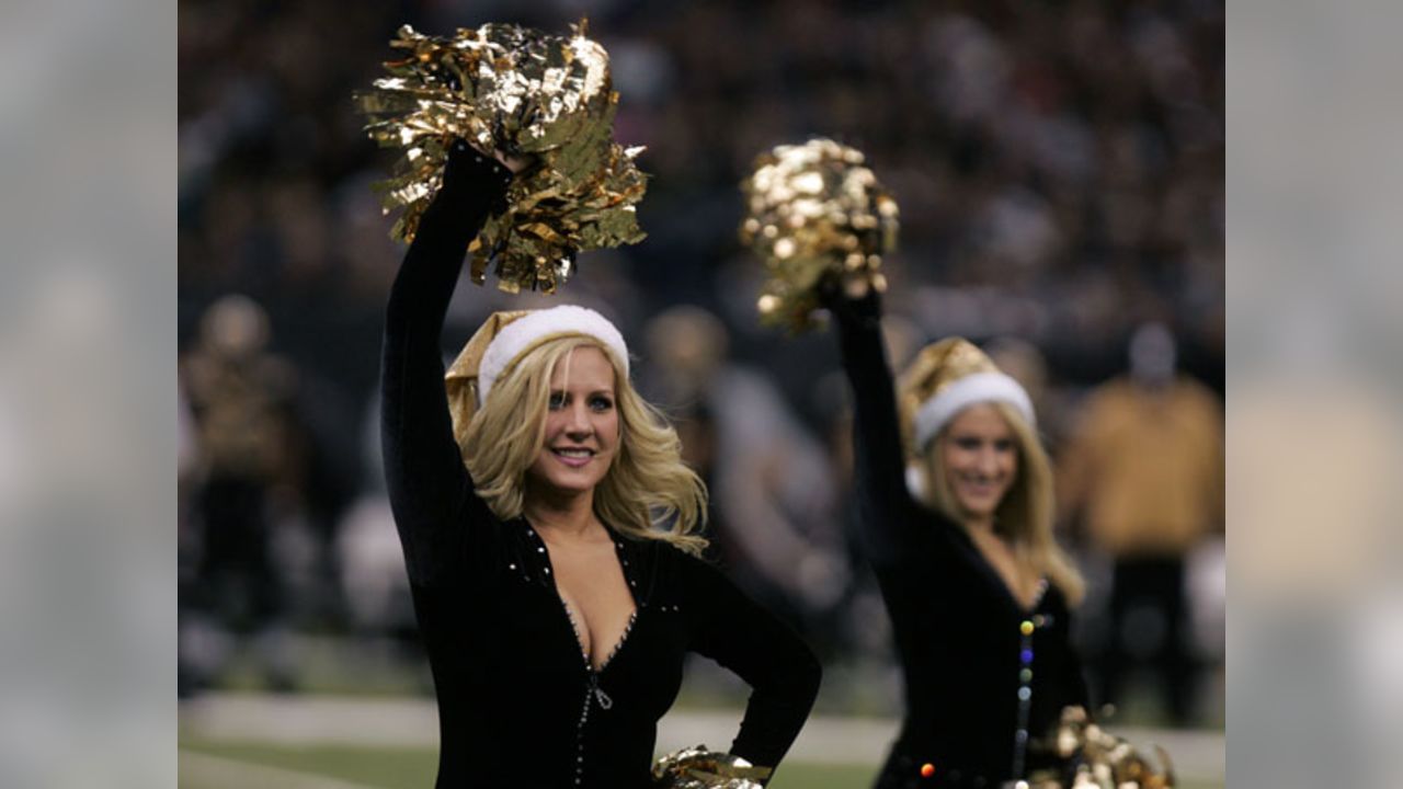 NFL cheerleaders from Week 16