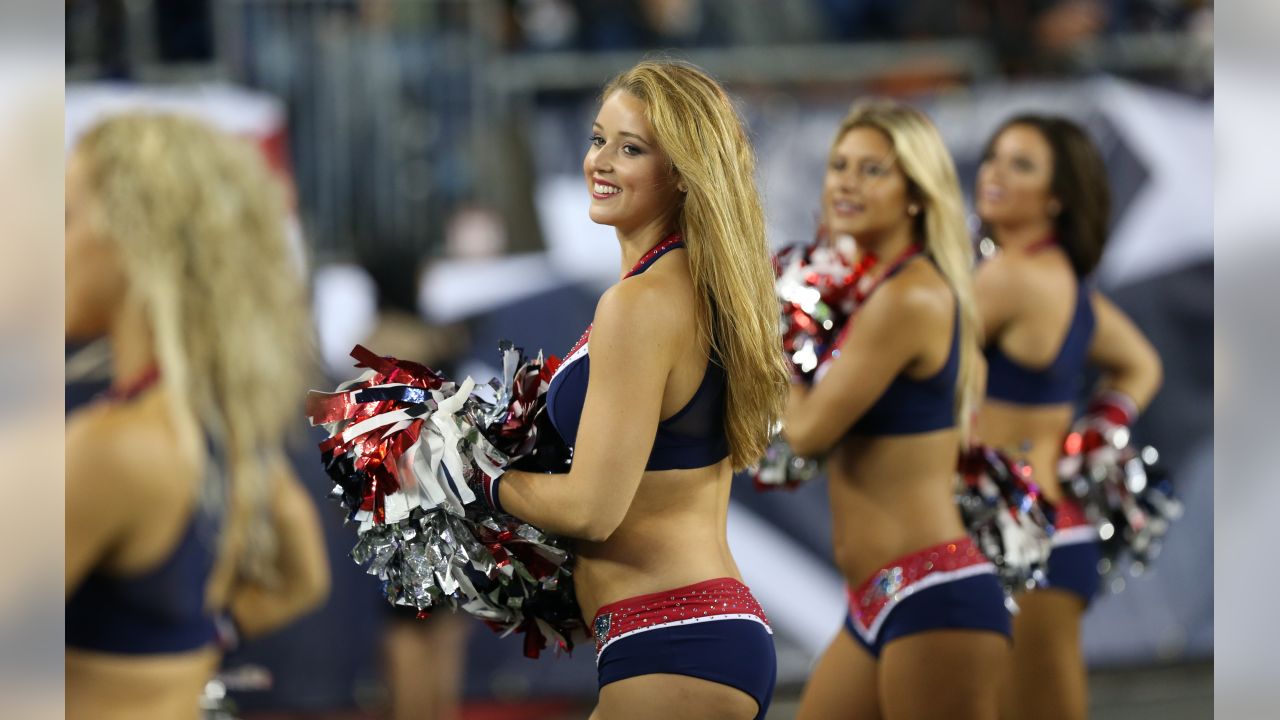 NFL cheerleaders in 2015 season