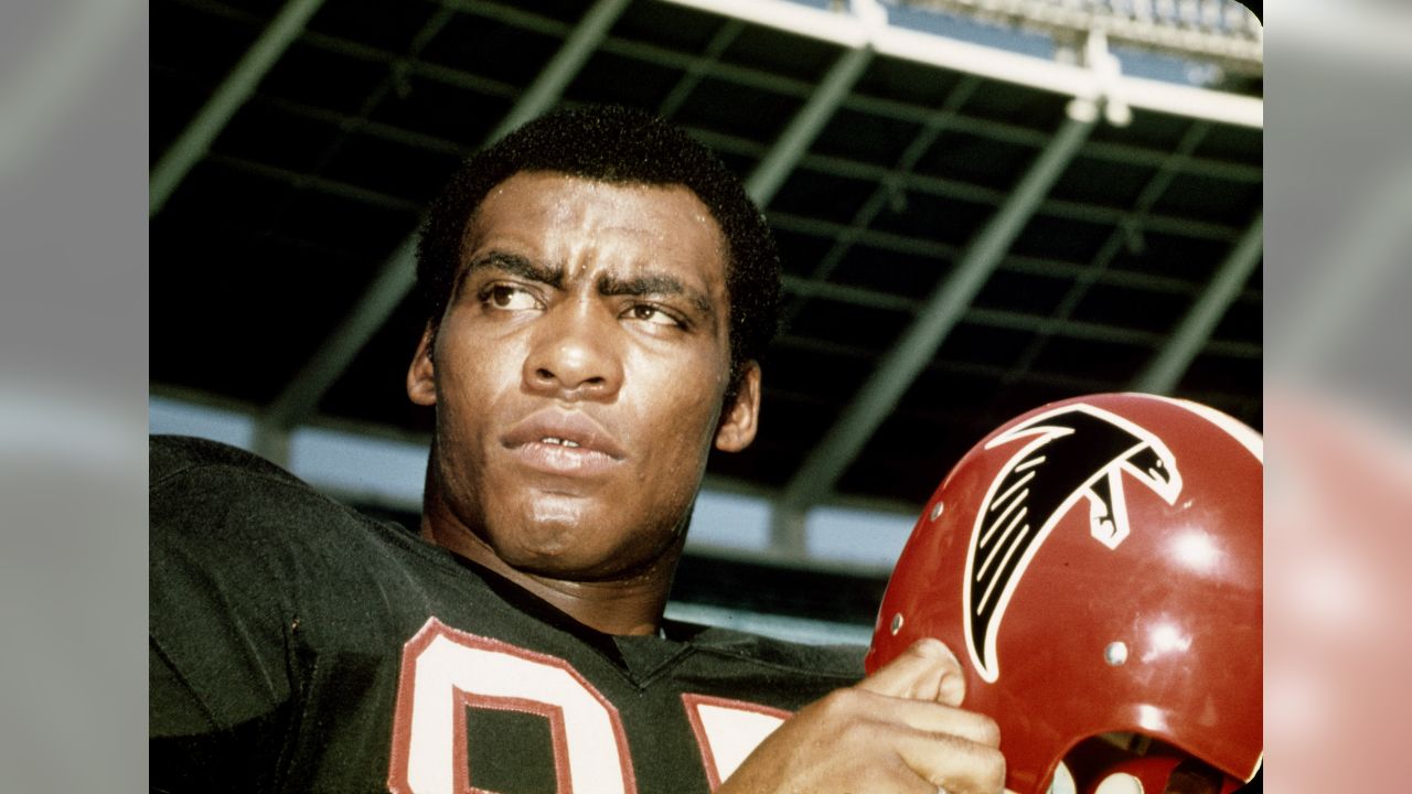 Claude Humphrey Photo Galleries  Atlanta falcons football, Falcons football,  Nfl football players