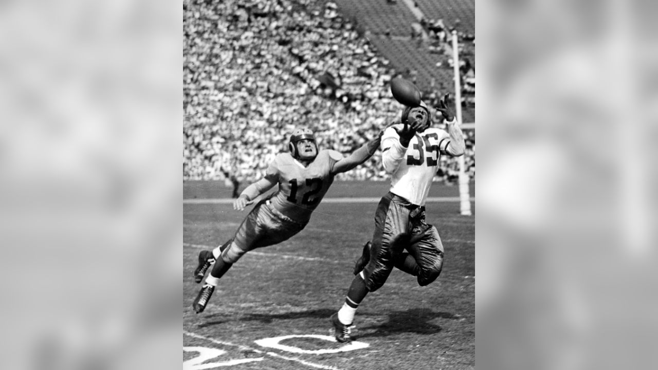 Clyde Bulldog Turner Chicago Bears circa 1941 - 1946  Chicago bears  football, Nfl chicago bears, Chicago sports